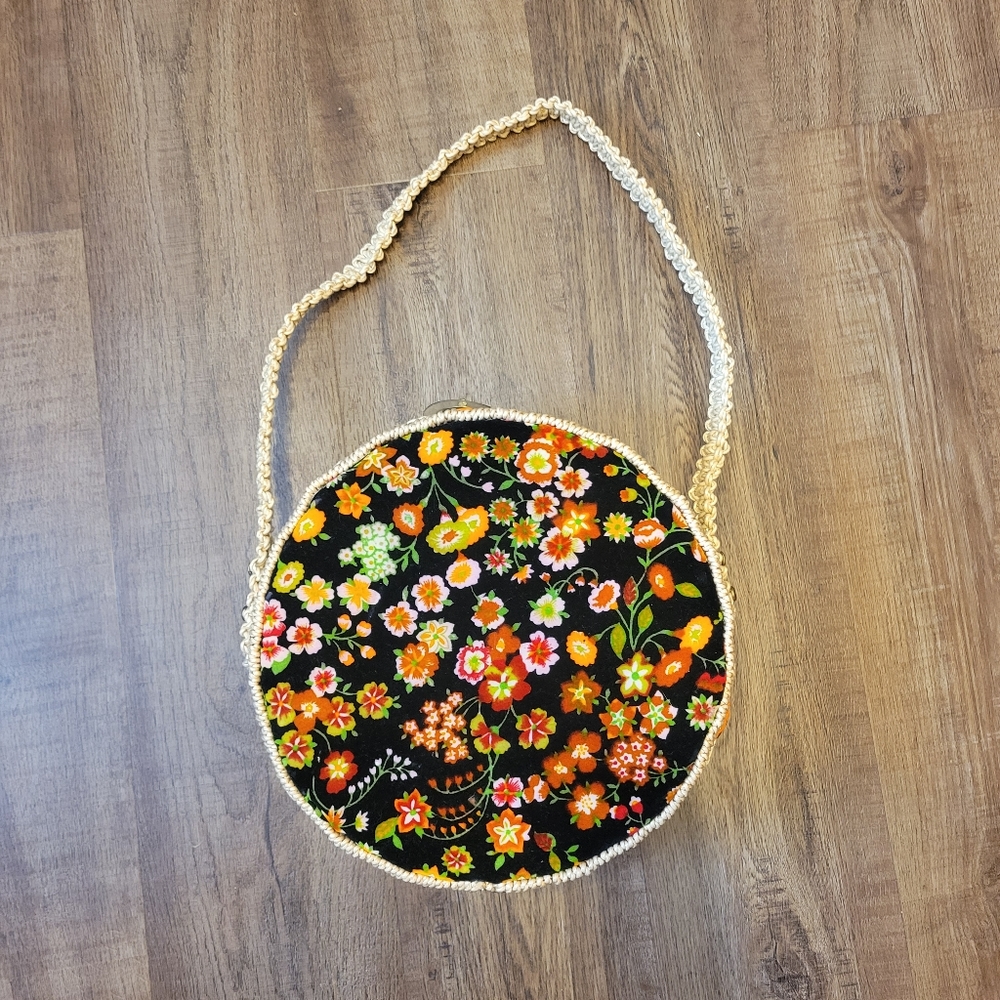 Vintage 1970s Wicker Purse with Floral Velvet Accents - Picture 4 of 14